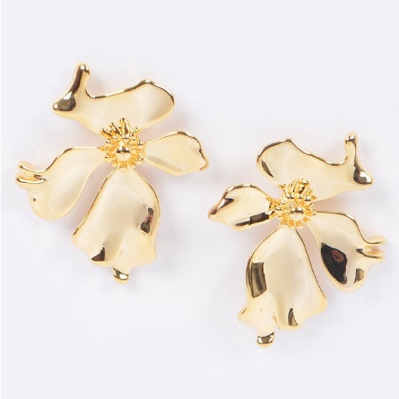 6J. Gold Petal Metal Flower Earrings - Picture 1 of 3